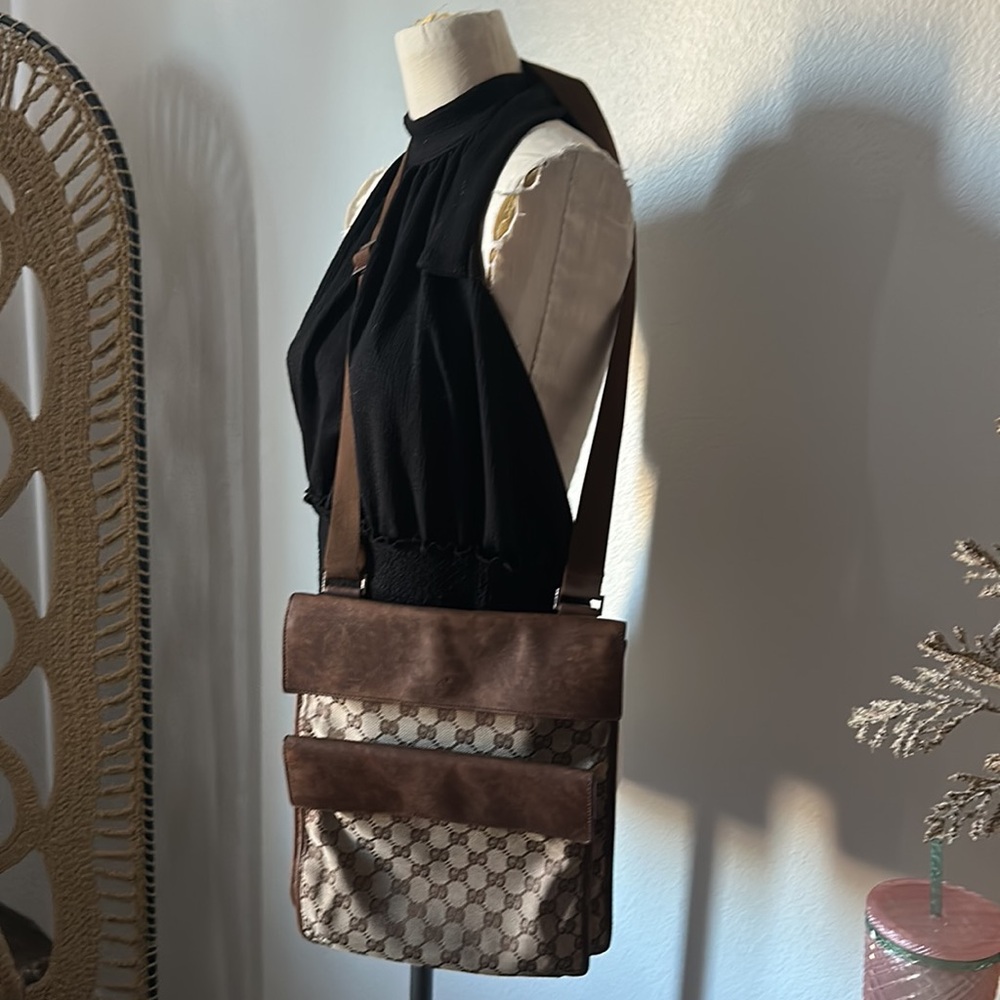 GUCCI MESSENGER BAG